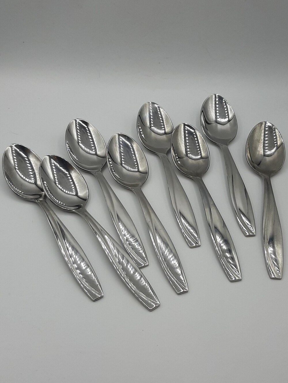 Oneida Groove Curved Line 8 Soup Spoons Tablespoon Stainless 58 11 Glossy 7 In